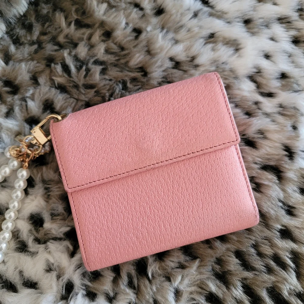 SALE🎉 Authentic Gucci Pink Leather Compact Wallet - Picture 4 of 13